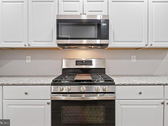 2nd image of 1634 W 4th St