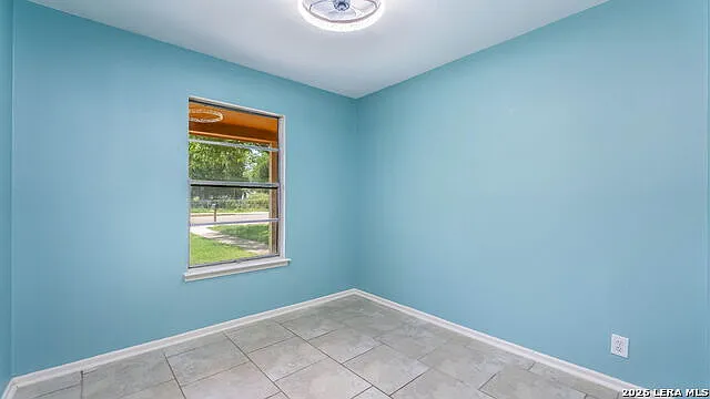 923 Whitman Ave — Photo 11