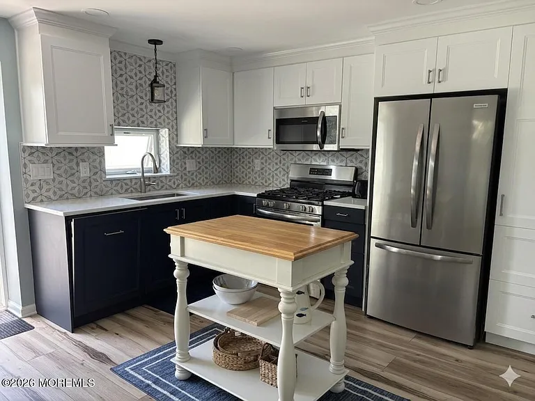 707 3rd Ave — Photo 3