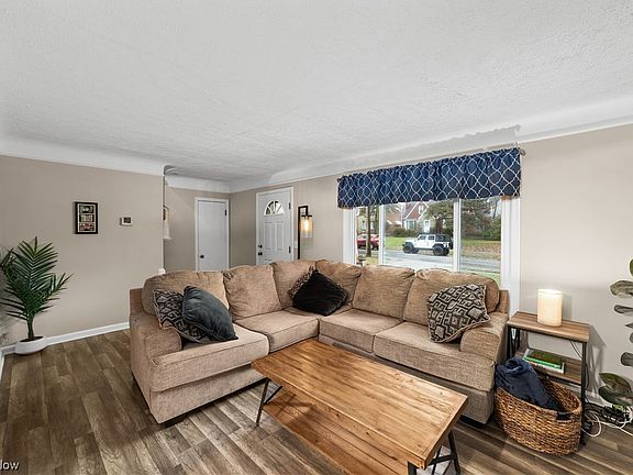 4th image of 1800 Donwell Dr