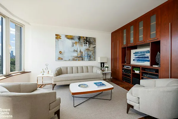 Living room, photo 2