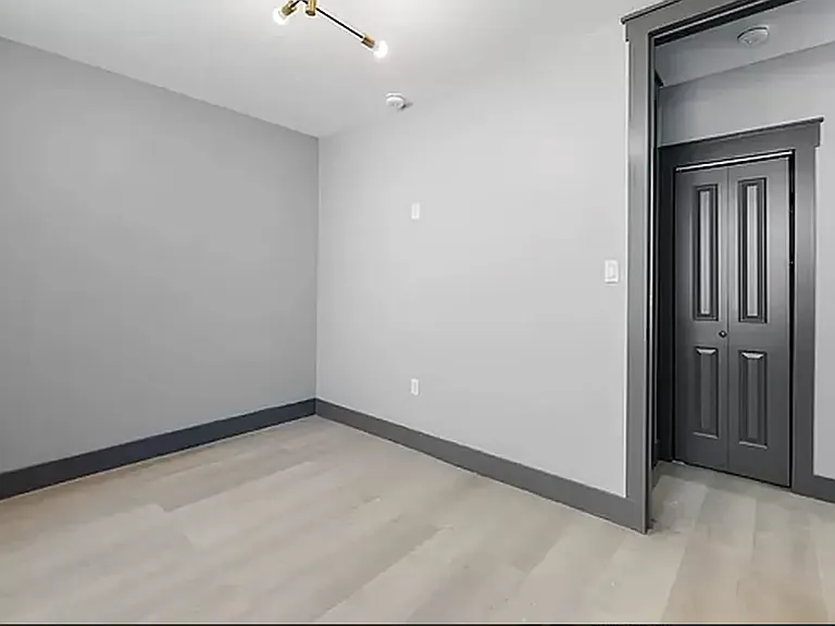 161 W 54th St #401C — Photo 11