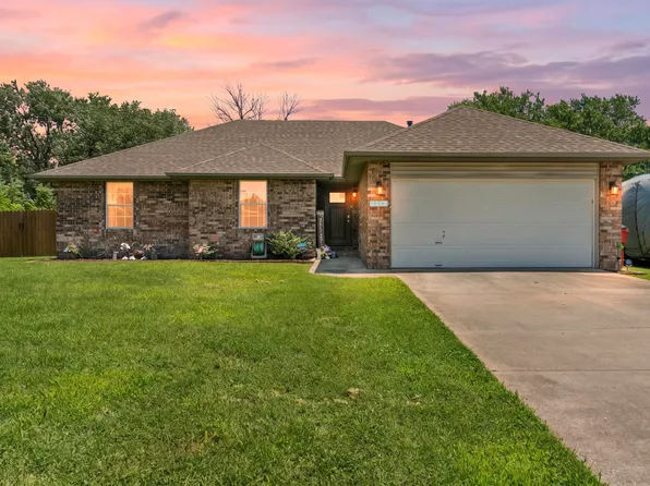 704 S State Highway Ab, Willard, MO 65781