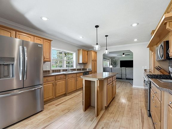 3rd image of 11150 N Polyanna Pike