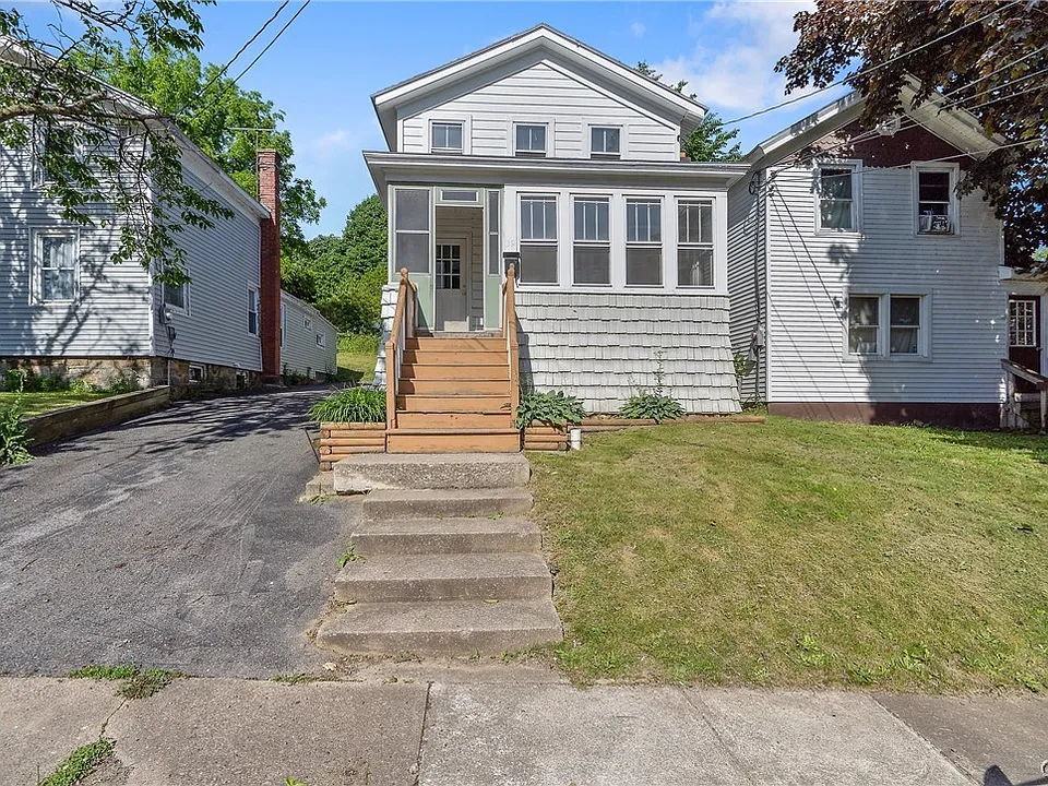 39 John St