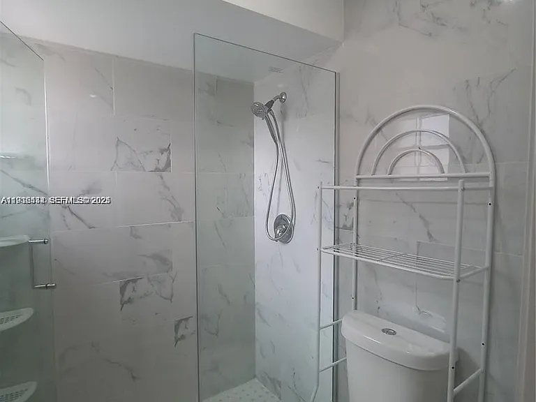 6533 NW 170th Ln — Photo 3