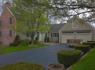 2 Blackberry Ln, Methuen, MA 01844