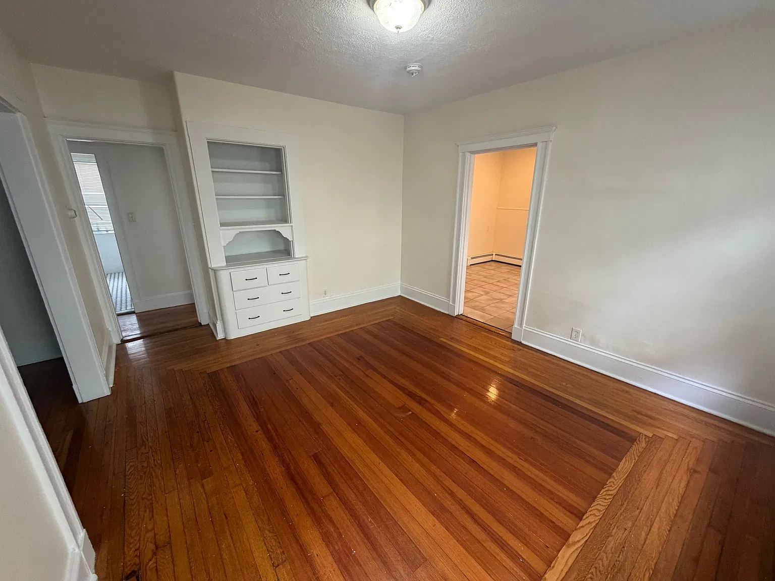 4 bed, $3,200 — Photo 3