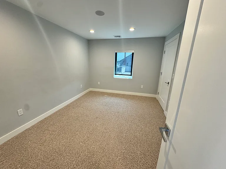 850 Main St #2 — Photo 8