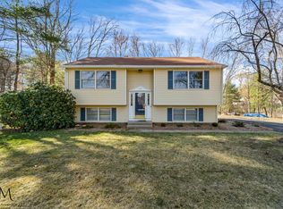 131 North St, Granby, MA 01033