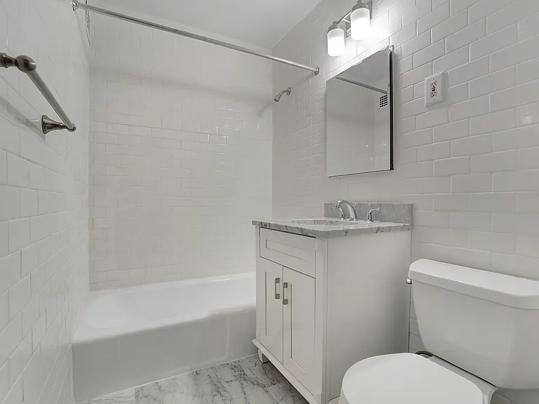 300 Mercer St #16L — Photo 8