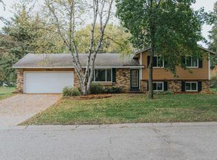 5587 136th Street Ct, Apple Valley, MN 55124