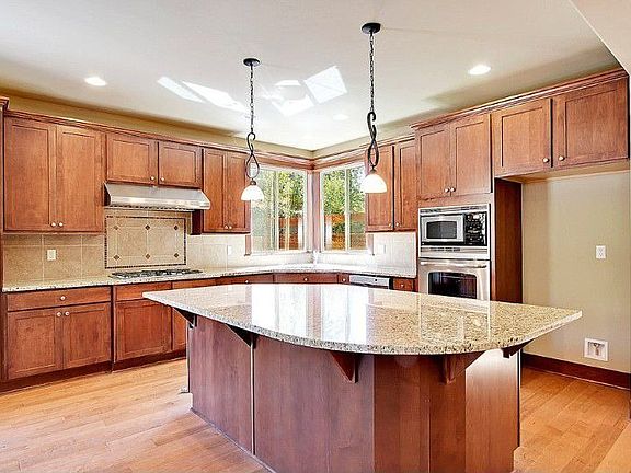 Interior photos are of this same floorplan on lot 5 in Edgeview. Some interior elements will vary fr