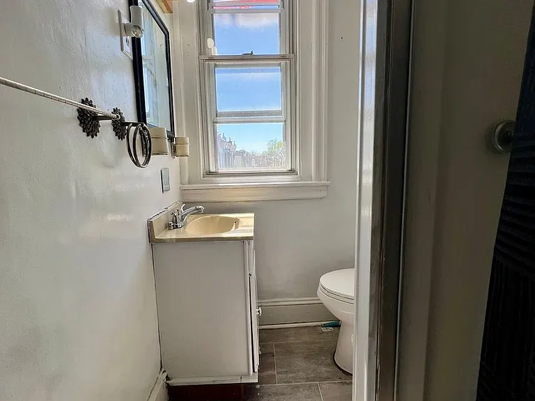 1500 N Frazier St — Photo 14
