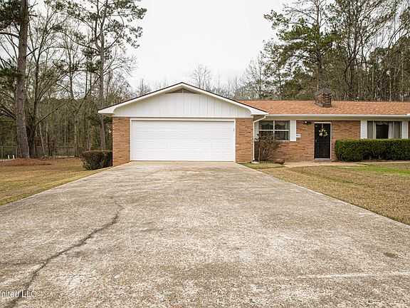 4th image of 480 Universal St