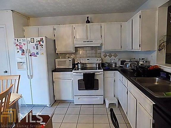 4th image of 412 Bainbridge Dr #0