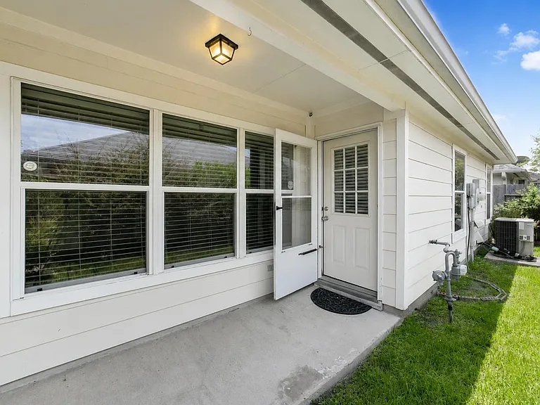 15911 Pleasant Green Cir — Photo 12