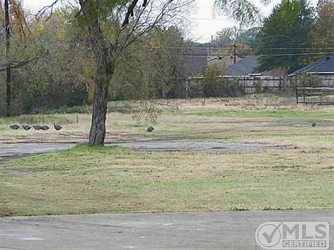 2nd image of 5216 Hidden Oaks Ln