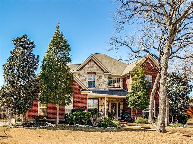 1st image of 804 Clearwater Ln