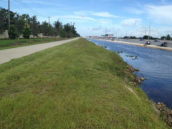 4th image of 13014 Riverwalk Cir N