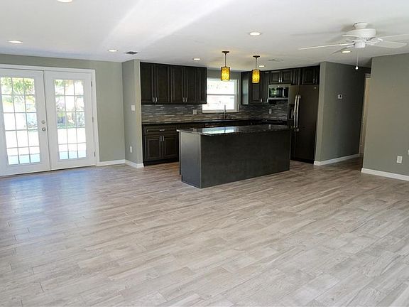2nd image of 2715 Seaspray St