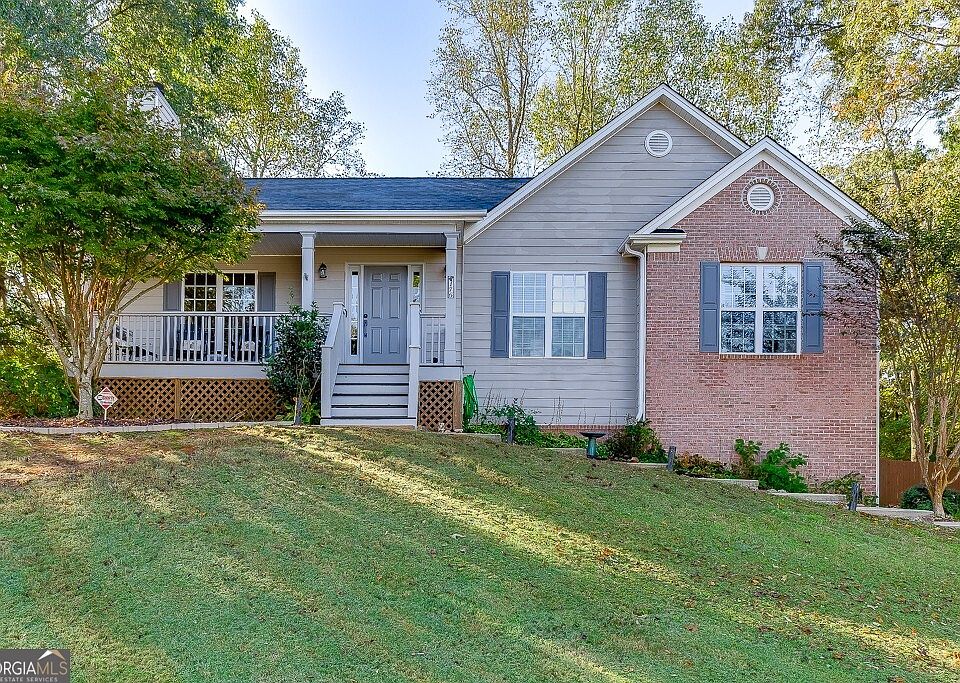 1st image of 176 Village Dr