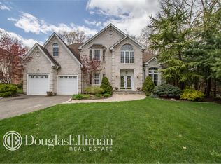 6 Saggese Ln, Nesconset, NY 11767