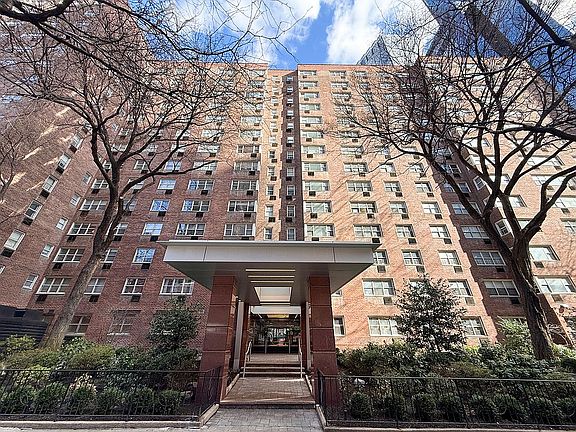 5th image of 345 W 58th St #6SS