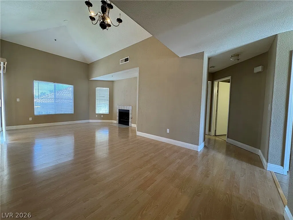 2 bed, 2.0 bath, 1063 sqft, $1,350 — Photo 4