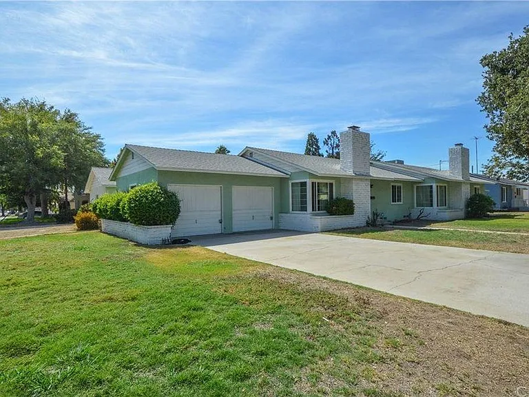 507 W Courtland Dr — Photo 2