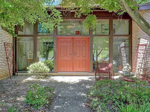 2nd image of 1840 Lorraine Rd