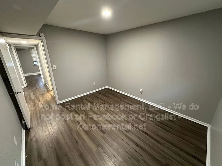 9213 E 54th Ter — Photo 18