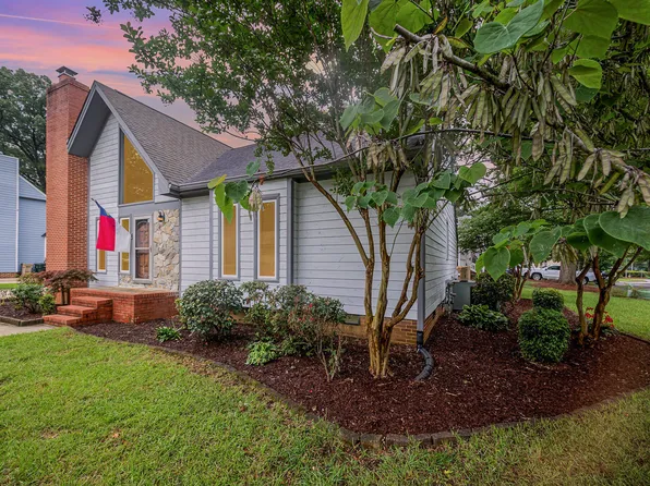 100 Longneedle Ct, Raleigh, NC 27603