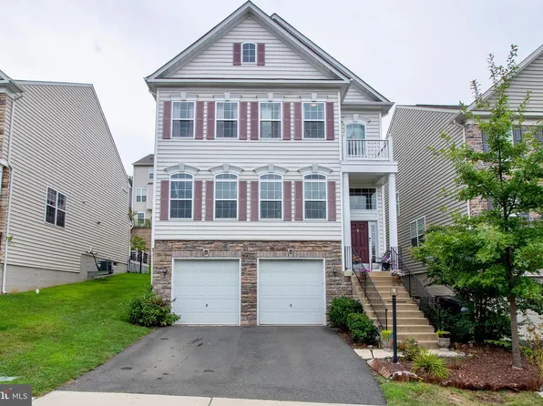 3570 Eagle Ridge Dr, Woodbridge, VA 22191