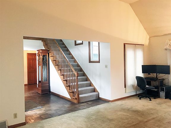 5th image of 638 Bay View Dr