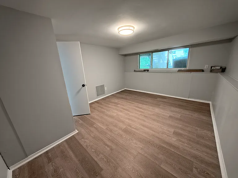 8 Mitchell Ave — Photo 12