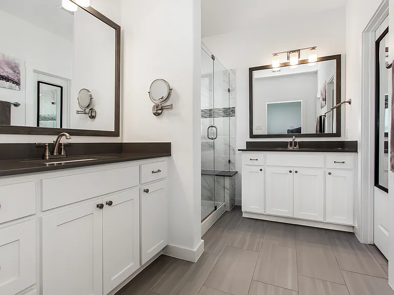 7667 Tiffany Dr — Photo 32