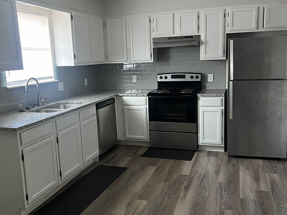 1st image of 2950 Gossett Dr