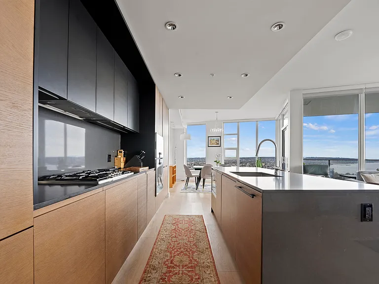 1289 Hornby St #4X10 — Photo 6