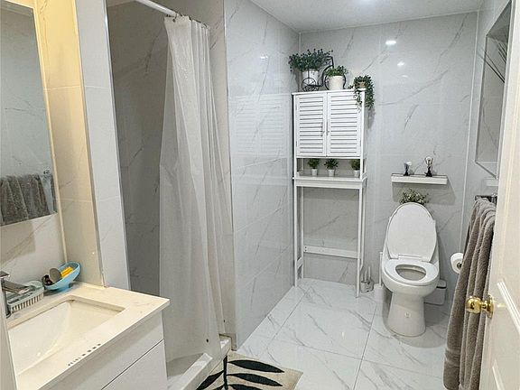 3rd image of 13249 41st Road #5B