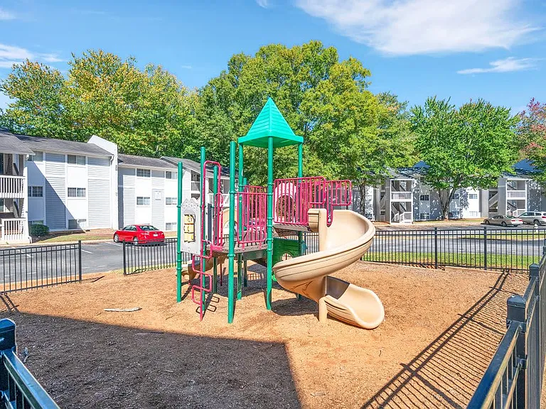 Nova Ridge Apartments — Photo 18