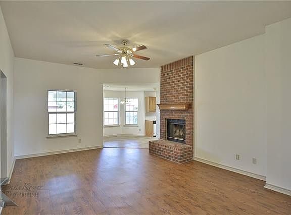 4th image of 3949 Duke Ln