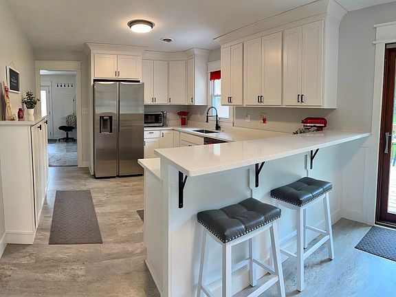 4th image of 1031 N 200 W