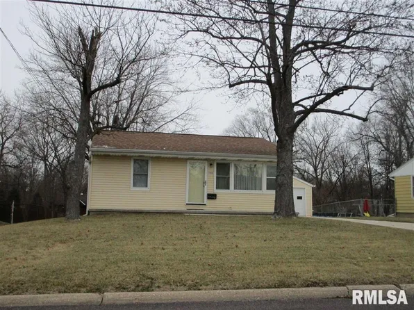 2809 W Scenic Dr, Peoria, IL 61615