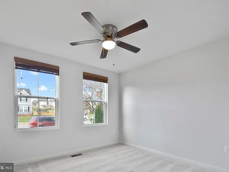 2041 Crepe Myrtle Ln — Photo 30