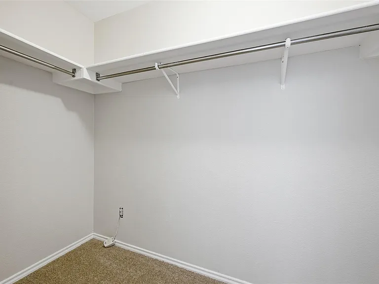 10316 Garbacz Dr — Photo 14