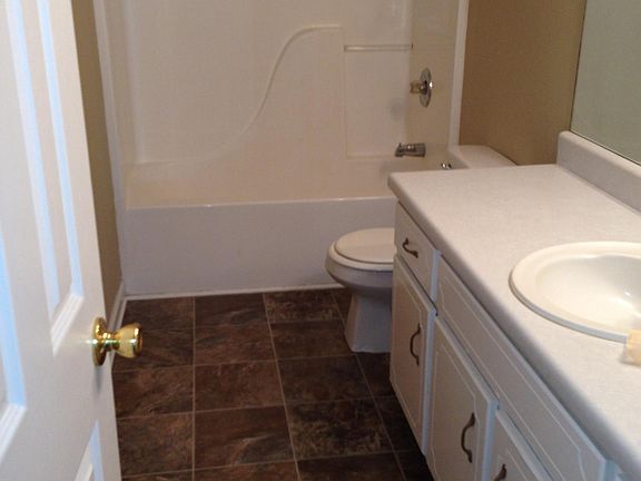 4th image of 140 Winter Hill Dr