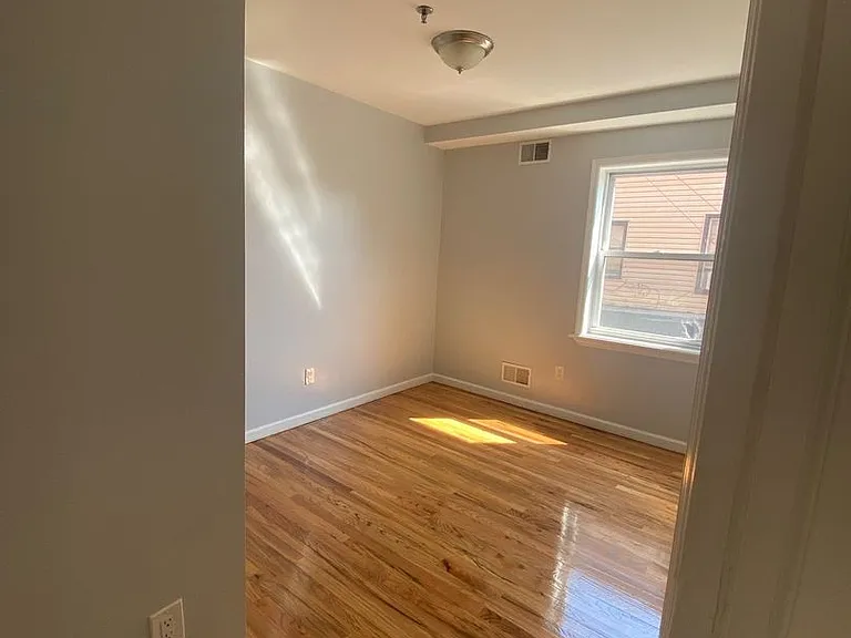 812 - OM-812 New York Avenue LLC — Photo 12