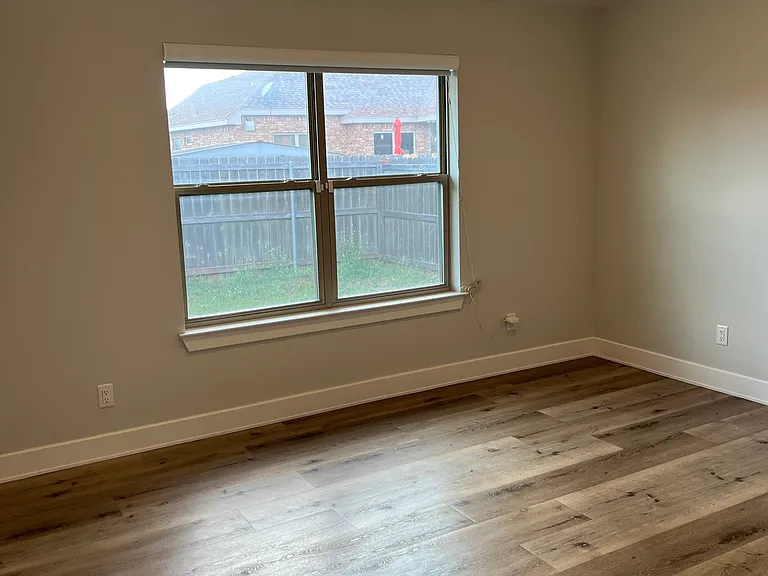 6510 Stadium Dr — Photo 13