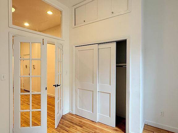 5th image of 310 E 85th St APT 4A